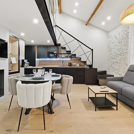 Appartement Le Rempart Duplex - Au Coeur Du Vieil Antibes